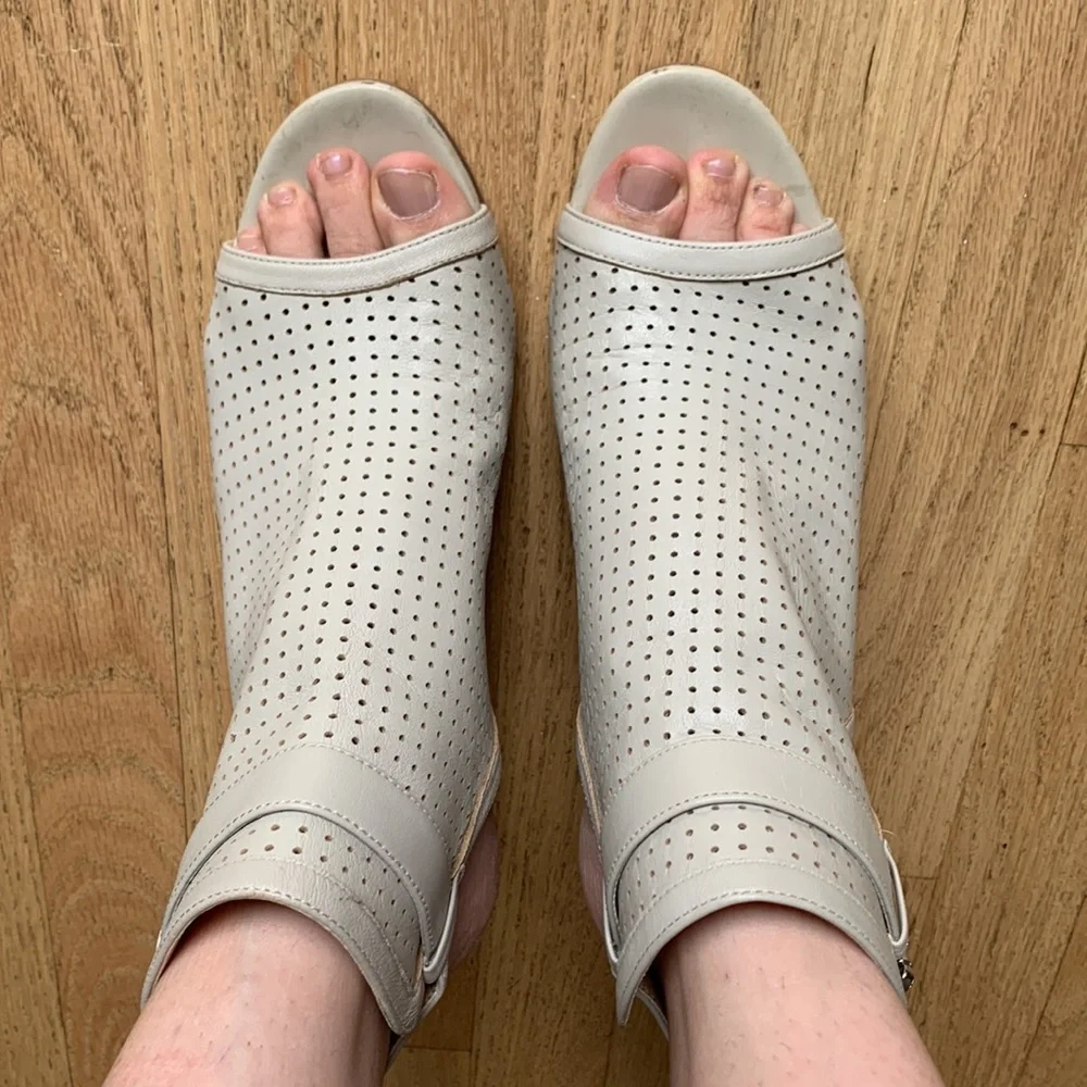 Sam Edelman Emmie Buckle Heels gray leather Size 9